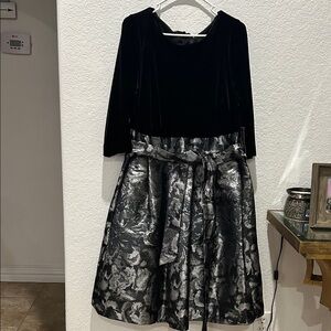 Jessica Howard Black Velvet and Silver Floral Kids Dress
